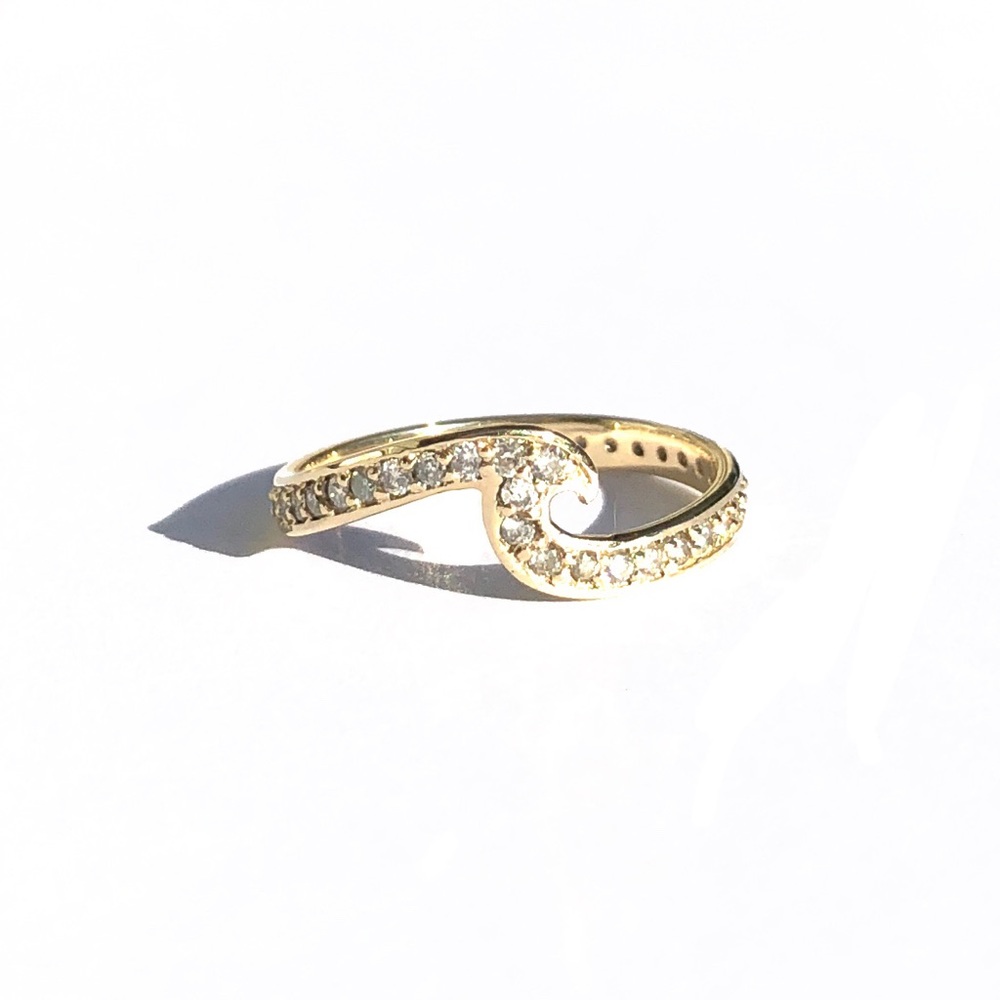 Diamond Wave Ring - Picture 3 of 4